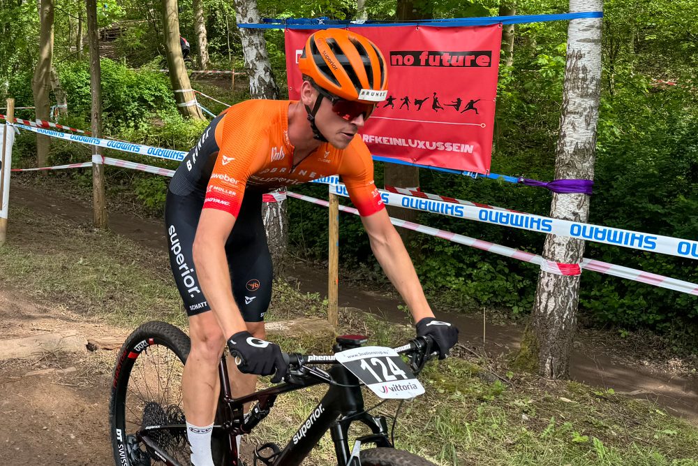 Arne Janssens fährt beim Mountainbike-Rennen in Eupen auf Platz zwei