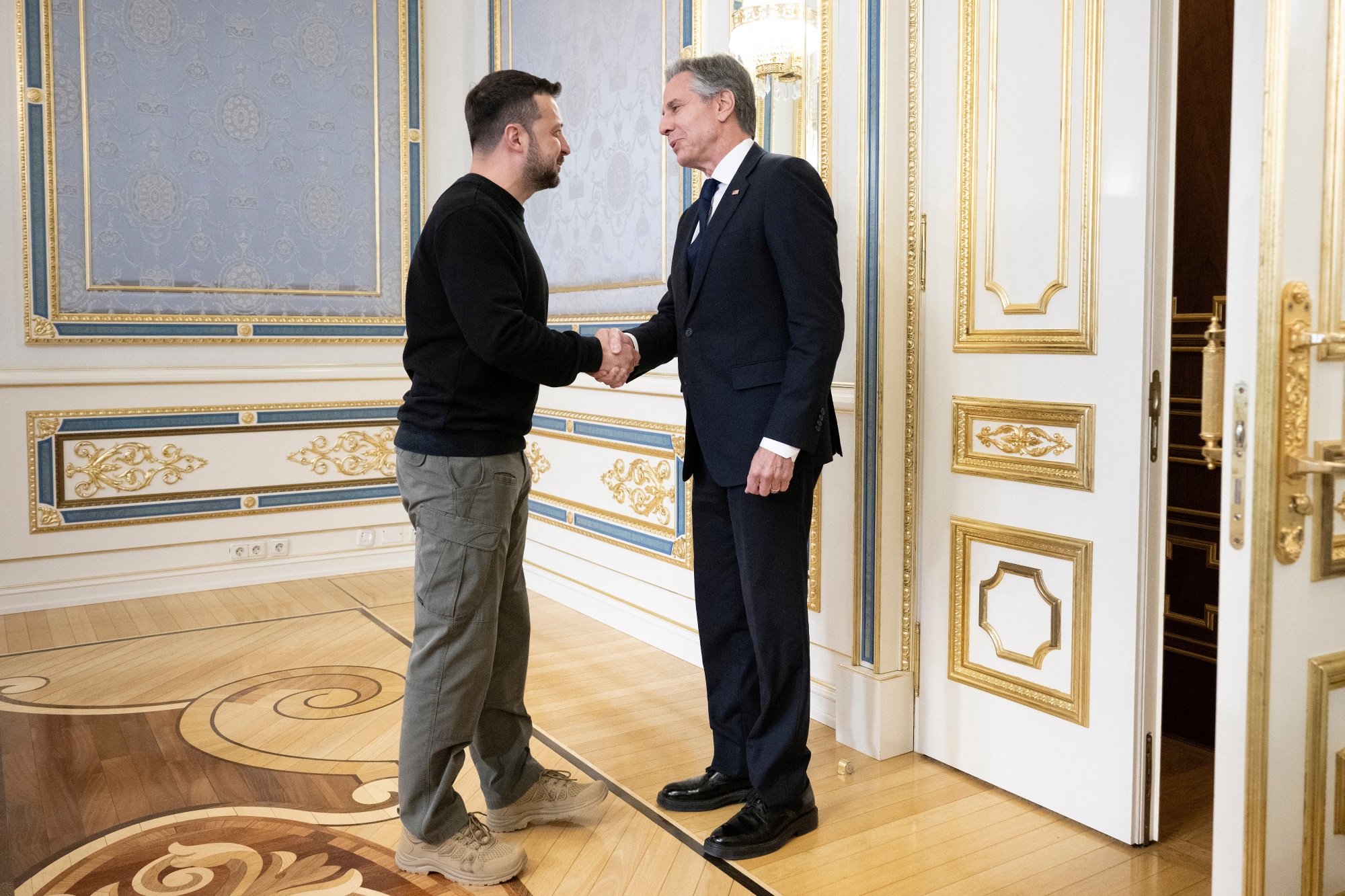 US-Außenminister Blinken (rechts) bei einem Treffen mit dem ukrainischen Präsidenten Selenskyj