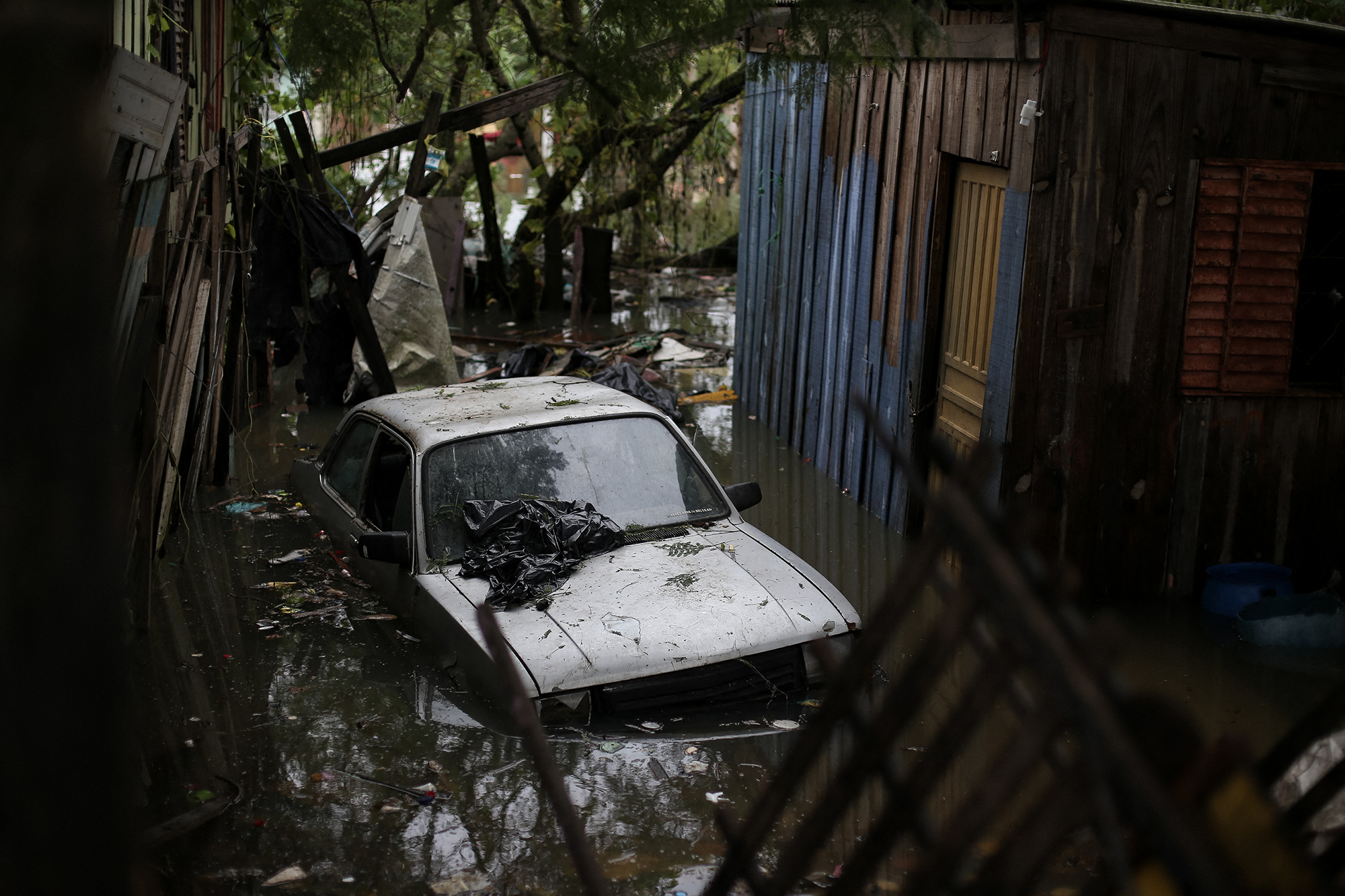 Überflutetes Haus in der brasilianischen Stadt Porto Alegre im Bundesstaat Rio Grande do Sul