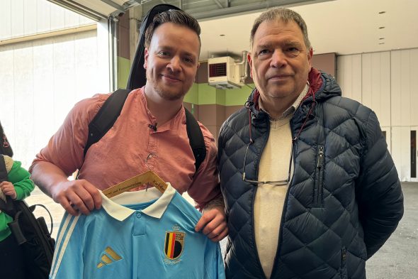 Daan De Corte aus Burg-Reuland bei der Ankunft in Brüssel mit seinem Vater Patrick