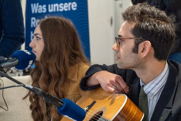 Eupen Musik Marathon - Sonntag: Kitty, Daisy & Lewis im BRF-Studiocontainer