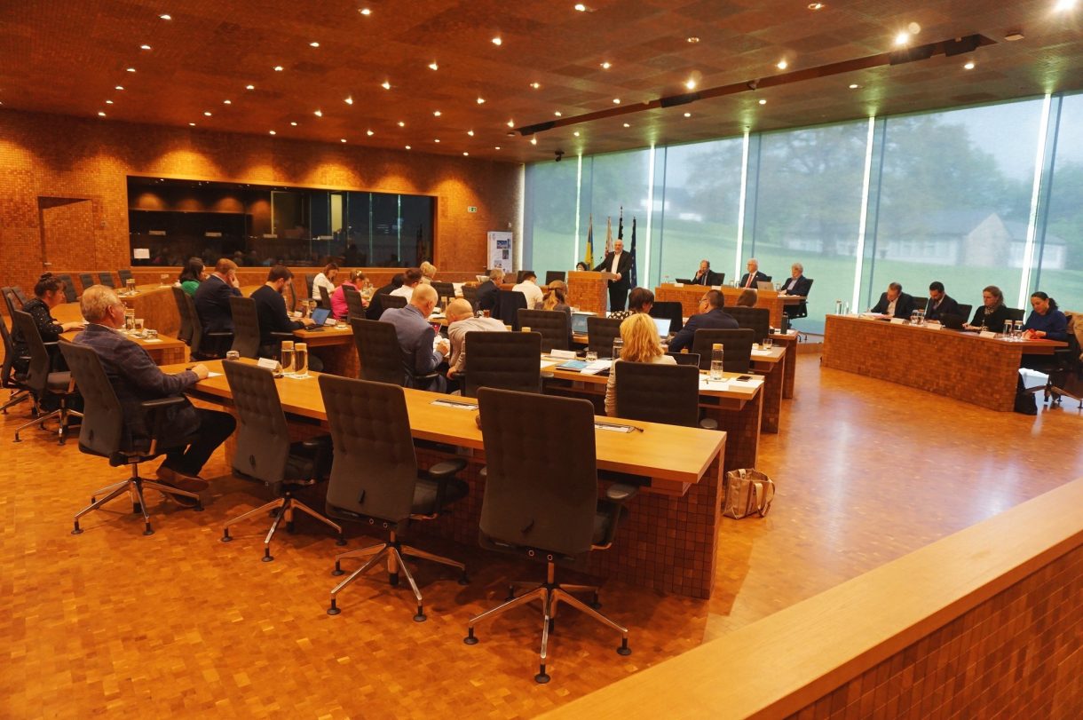 Letzte Plenarsitzung des PDG in dieser Legislaturperiode (Bild: Stephan Pesch/BRF)