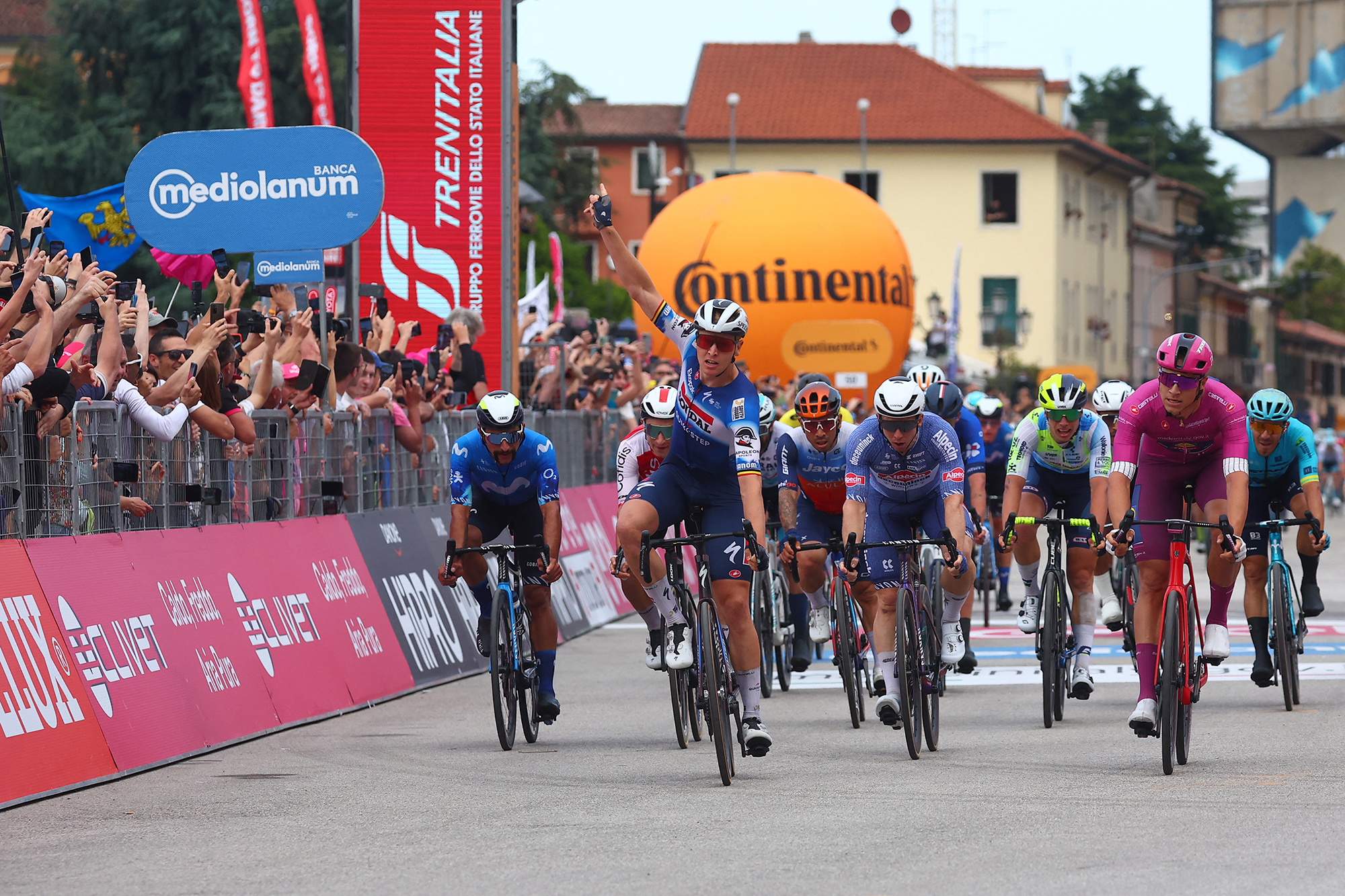 Zweiter Etappensieg für Tim Merlier beim Giro 2024