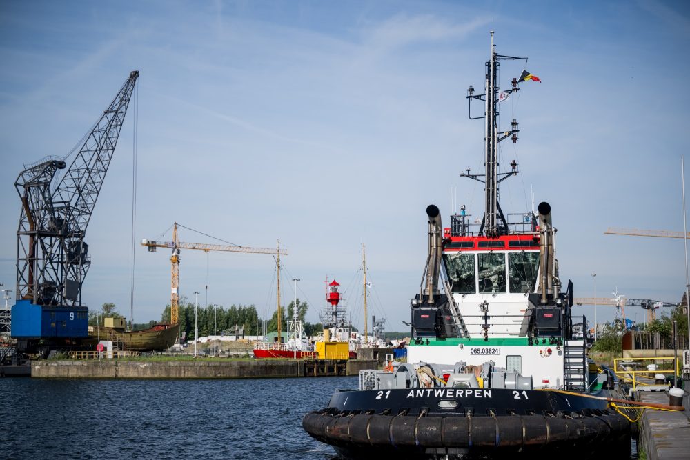 Methathug heißt der erste Schlepper, der mit Methanol betrieben wird