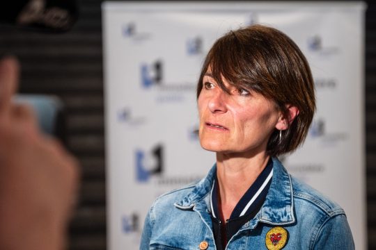 Régine Cornet d'Elzius, die Sprecherin der Staatsanwaltschaft Namur, bei der Pressekonferenz am Montag (Bild: Maxime Asselberghs/Belga)