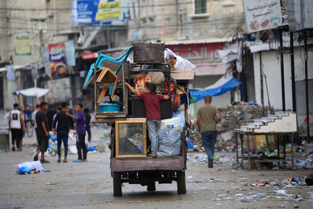 Palästinenser auf der Flucht aus der Region Tal al-Sultan in Rafah