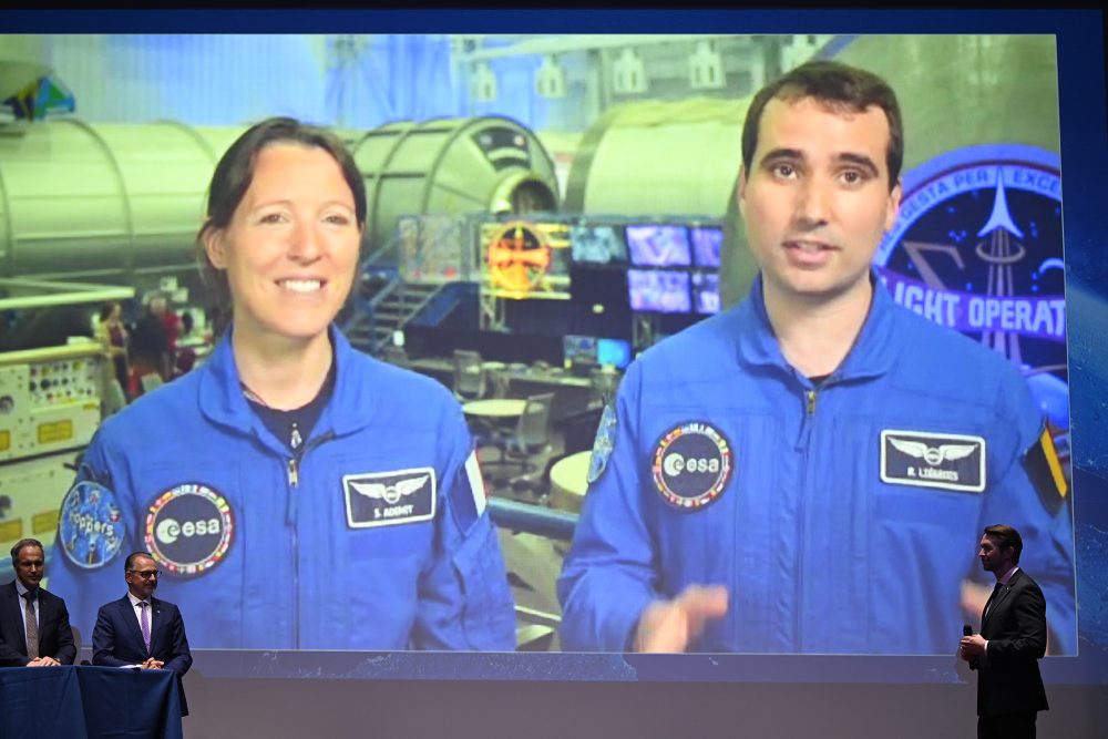 Raphaël Liégeois mit der französischen Astronautin Sophie Adenot