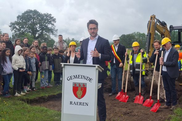 Spatenstich für den Neubau der Schule Lichtenbusch