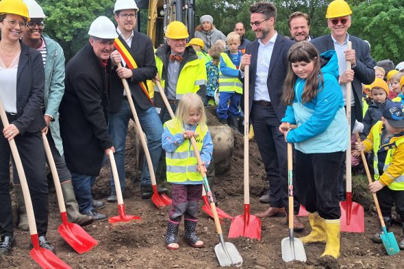 Spatenstich für den Neubau der Schule Lichtenbusch