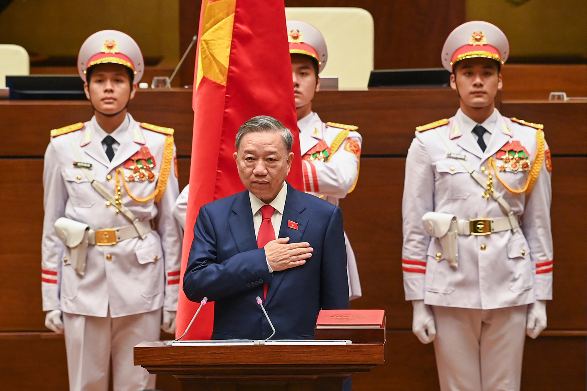 Vereidigung des neuen vietnamesischen Präsidenten To Lam