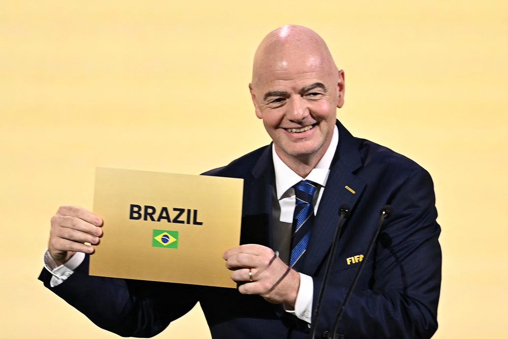 FIFA-Präsident Gianni Infantino gibt Brasilien als Ausrichter der Frauenfußball-WM 2027 bekannt