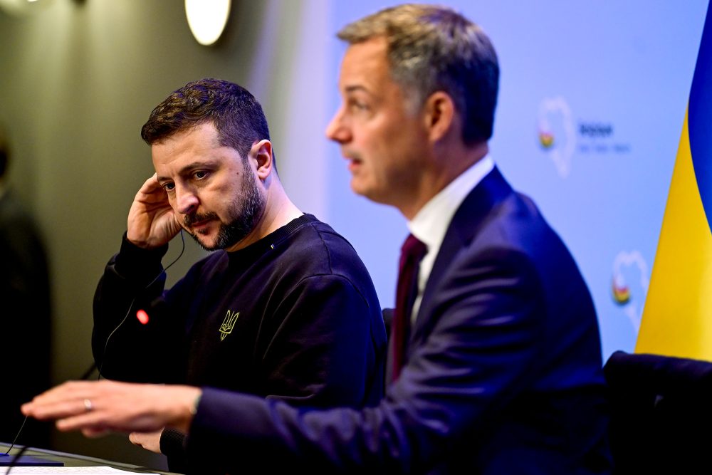 Der ukrainische Präsident Wolodymyr Selenskyj und Premier Alexander De Croo bei der Pressekonferenz in Brüssel