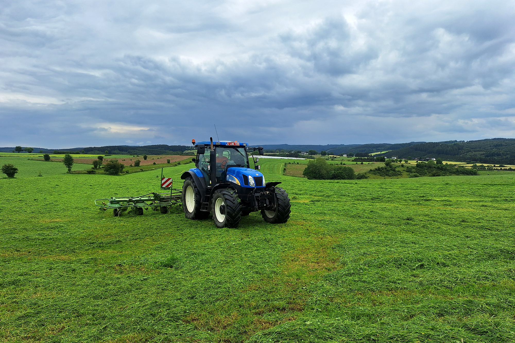 Landwirt Andy Gerretz bei der Arbeit auf dem Feld