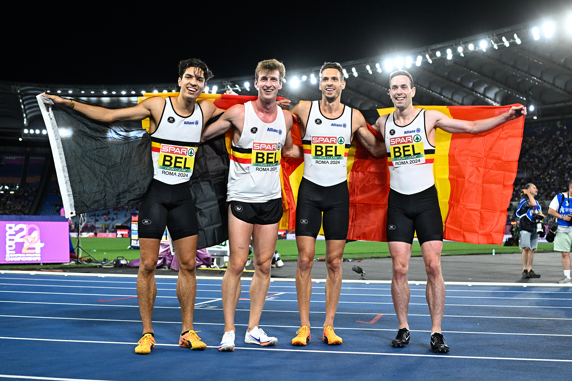 Die Belgian Tornados bejubeln ihren Sieg bei der Leichtathletik-EM in Rom