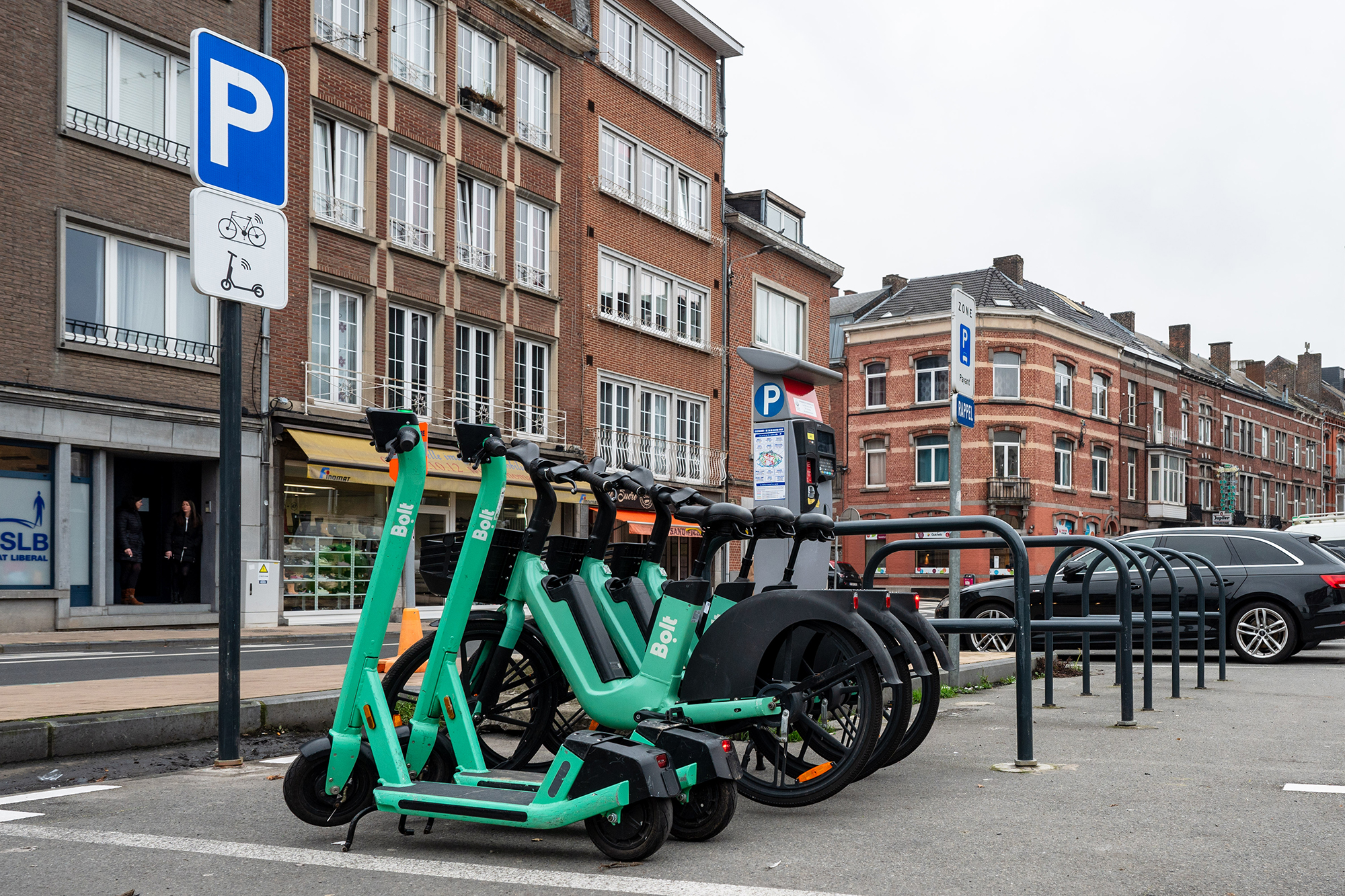 Bolt-Tretroller in Namur