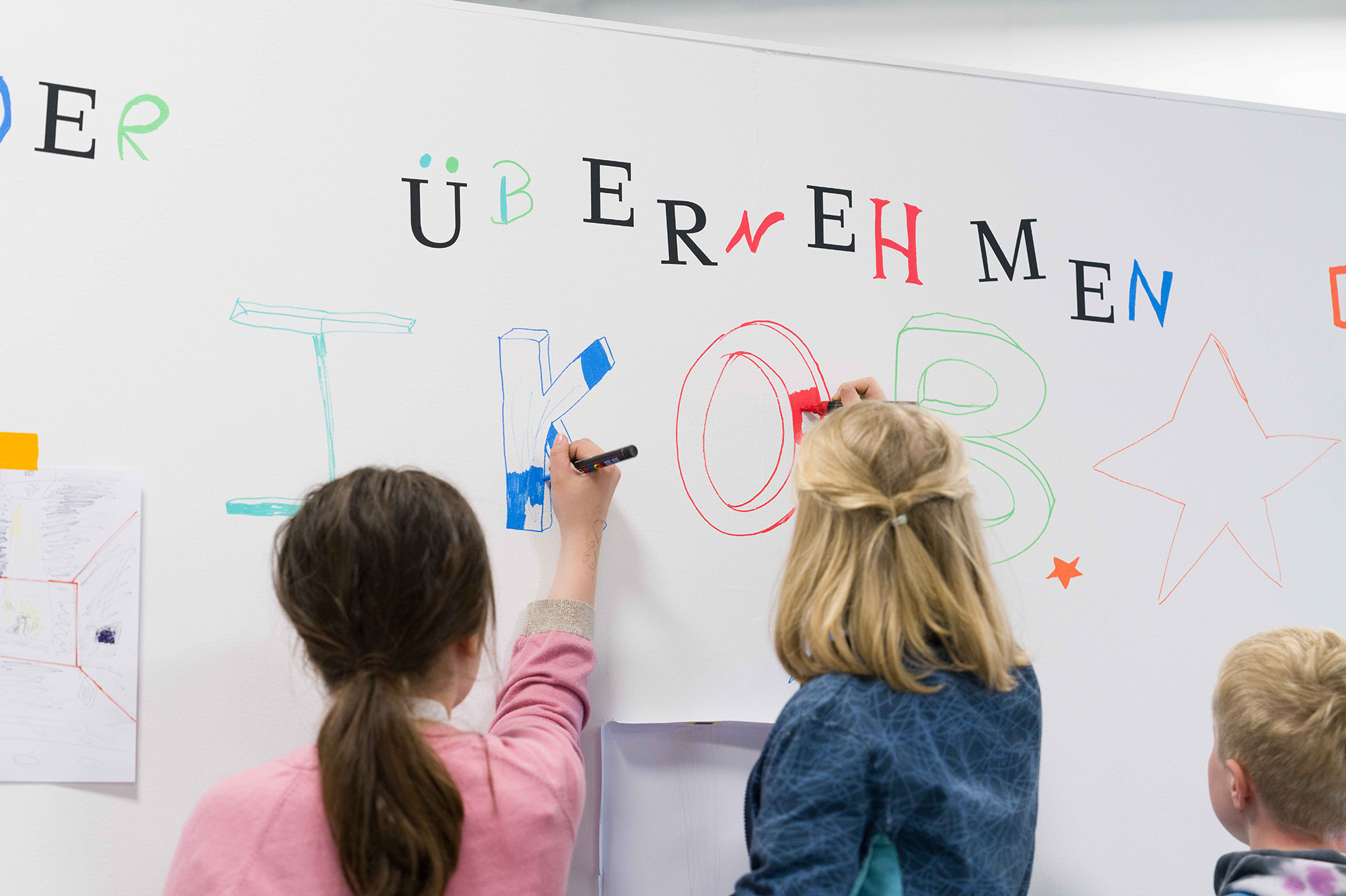 Kinder im Ikob-Museum in Eupen