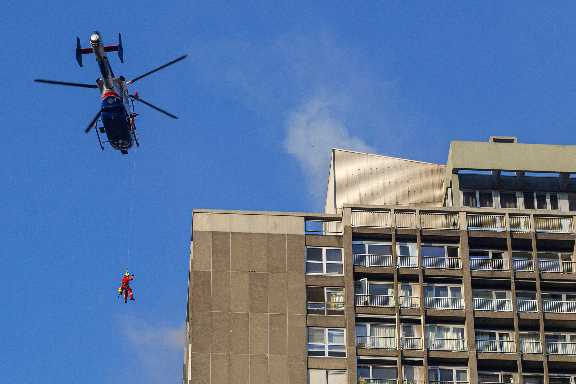 Das Feuer im Kennedy-Turm in Lüttich fordert ein Todesopfer