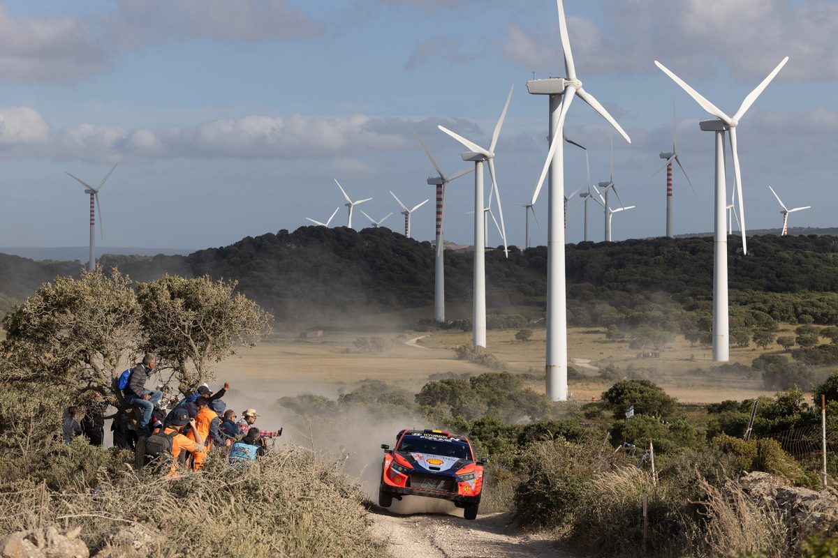 Thierry Neuville/Martijn Wydaeghe bei der Rallye Sardinien