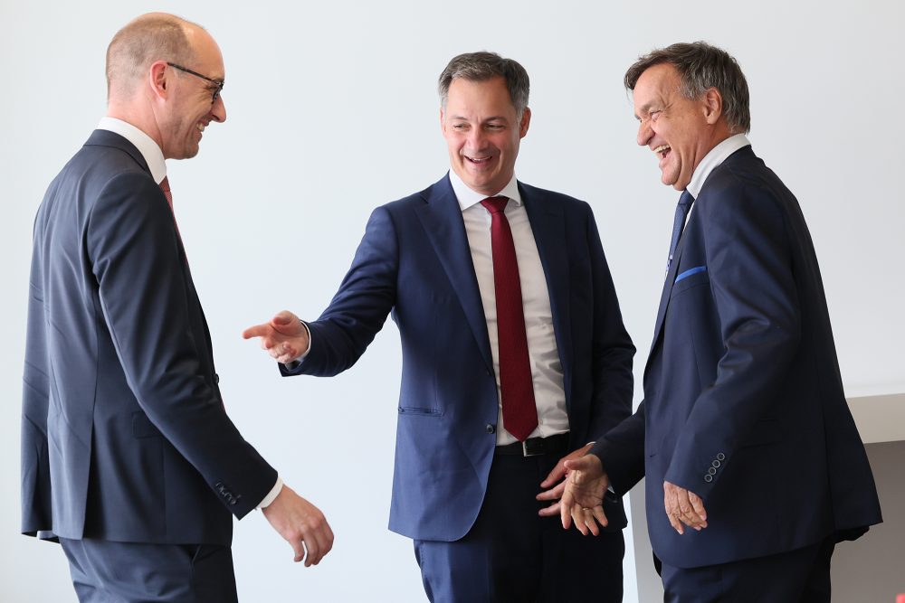 Vincent Van Peteghem, Alexander De Croo und Audi-Brussels-CEO Volker Germann