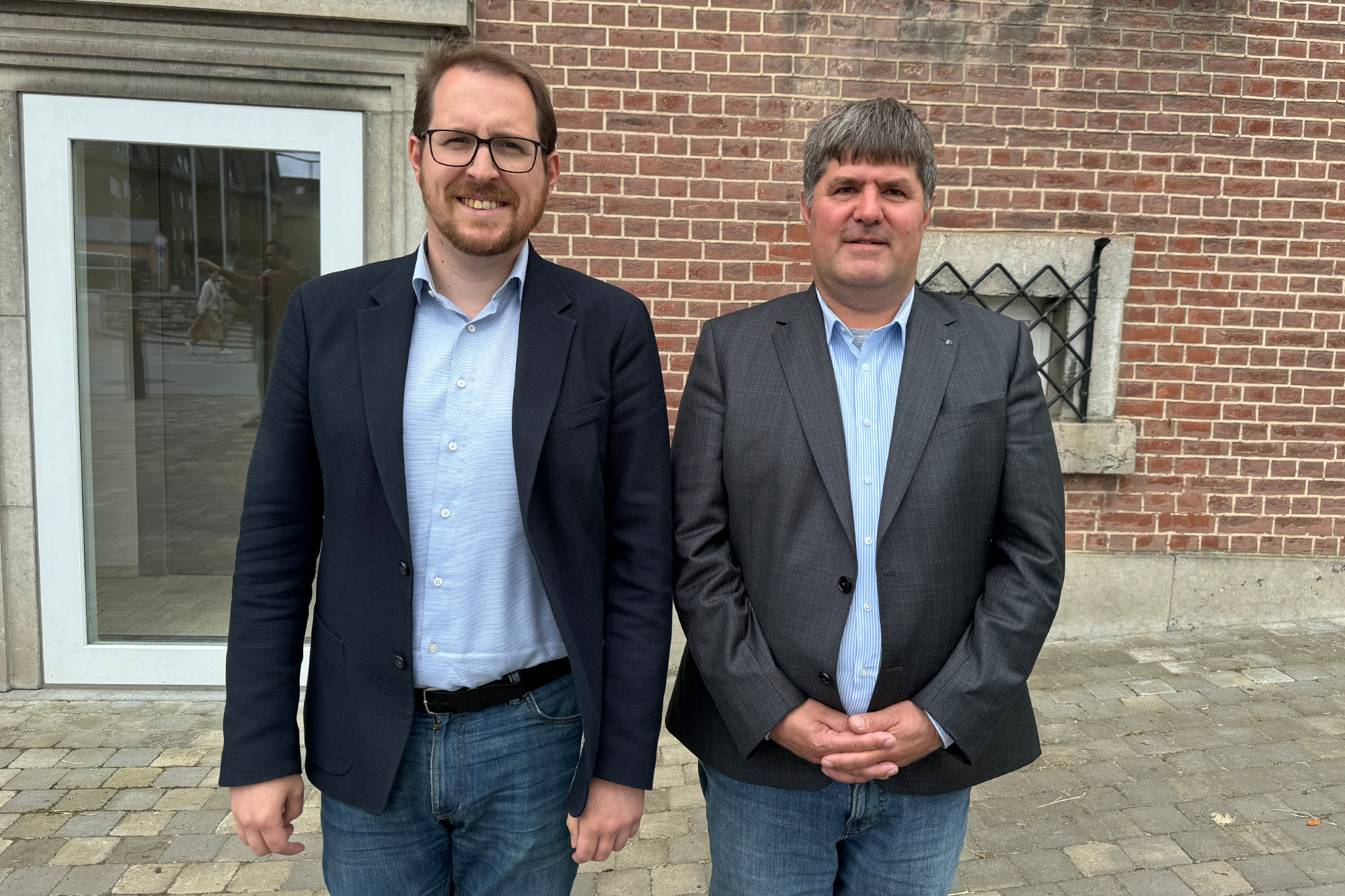 Der alte und der neue Bürgermeister von Raeren: Jérôme Franssen und Mario Pitz