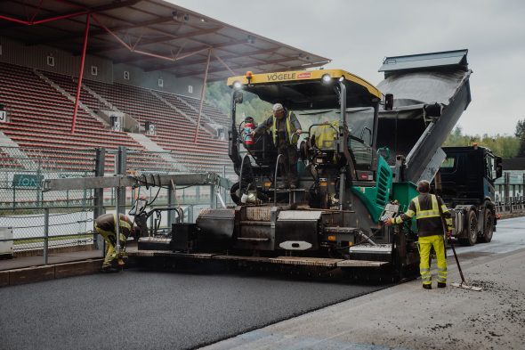 Frischer Asphalt: Der Belag der Rennstrecke ist erneuert worden