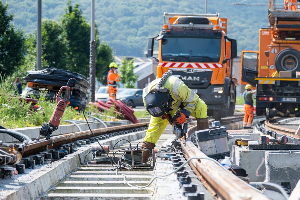 Die letzte Schiene für die Lütticher Tram ist verlegt