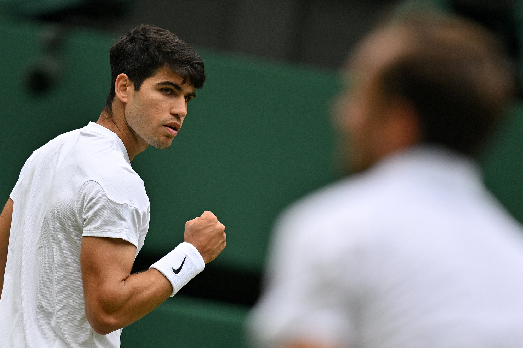 Carlos Alcaraz schafft es erneut ins Wimbledon-Finale