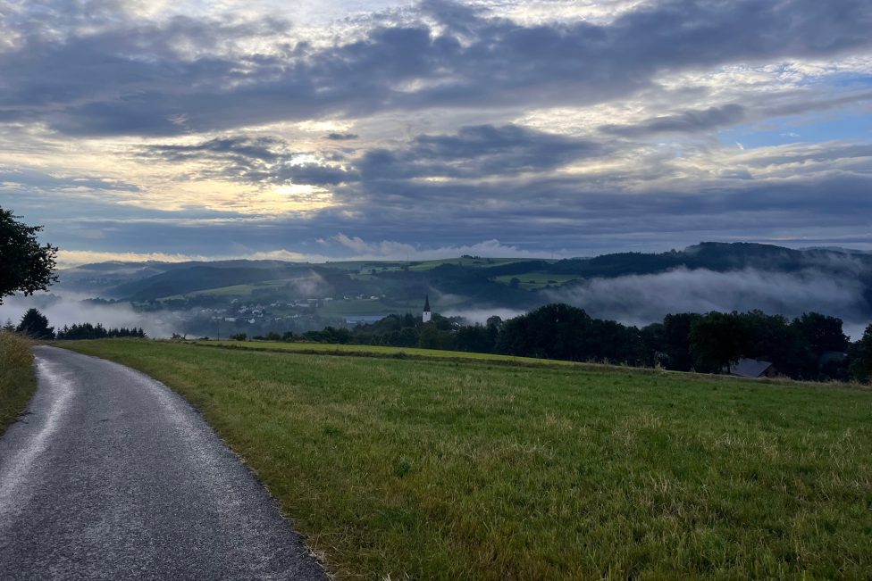 Auf dem "Leichenweg" zwischen Weweler und Lascheid