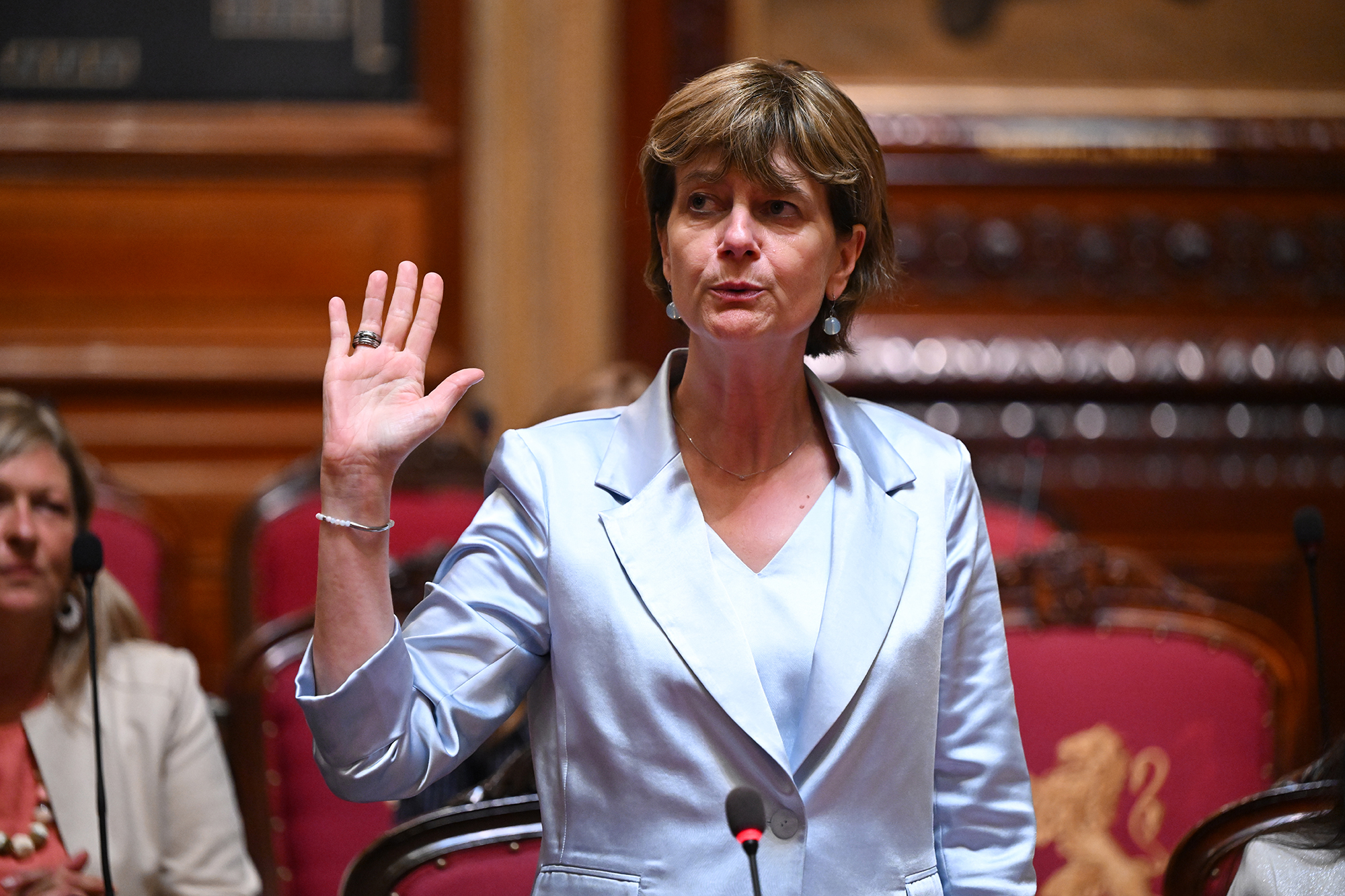 Valérie de Bue bei der Eidesleistung am 18. Juli