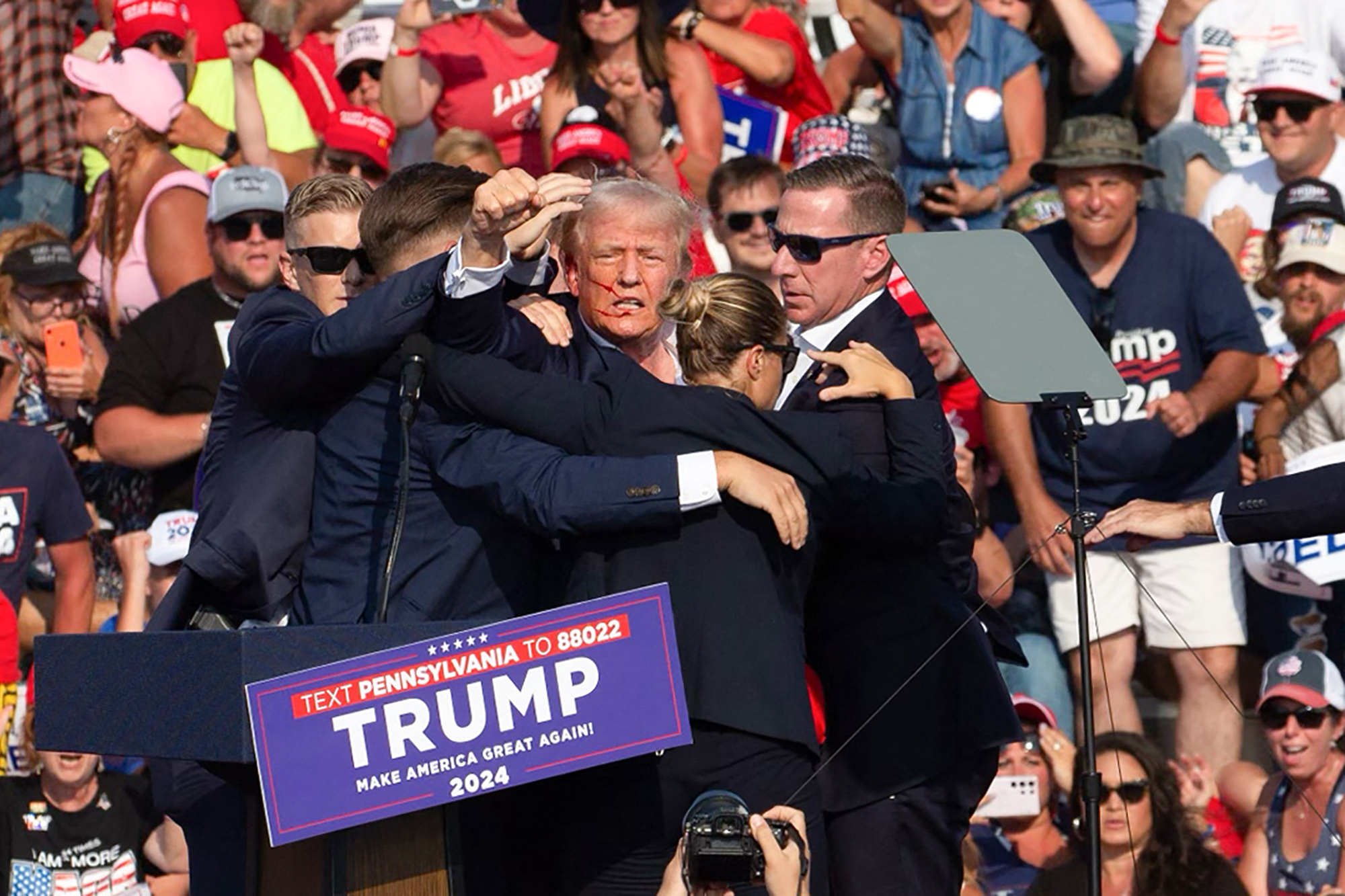 Donald Trump kurz nach dem Angriff