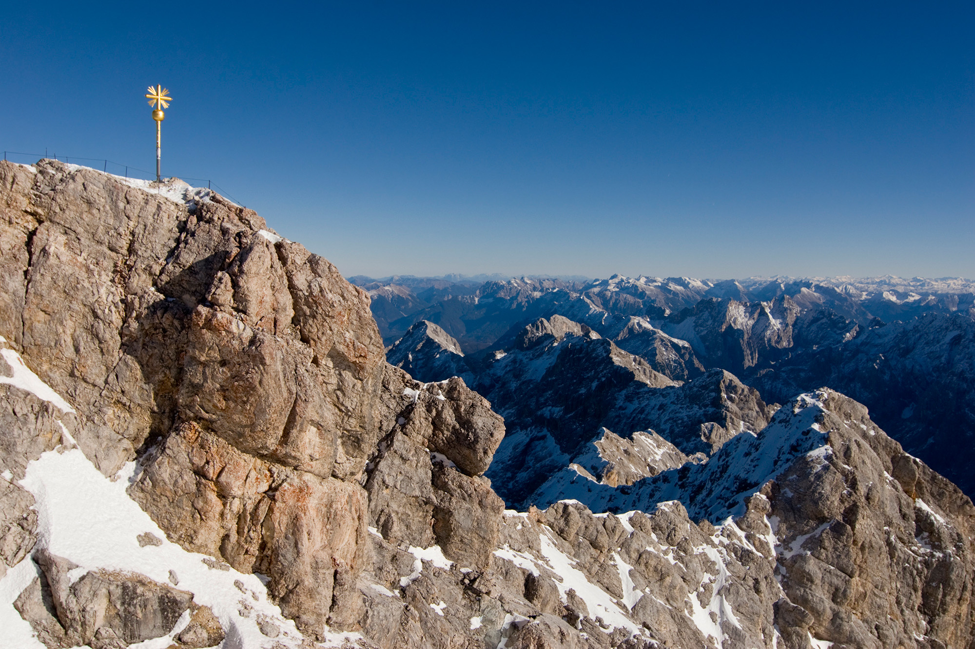 Zugspitze mit Gipfelkreuz