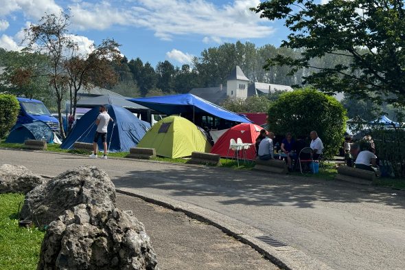 Tausende Pilger an Maria Himmelfahrt in Banneux