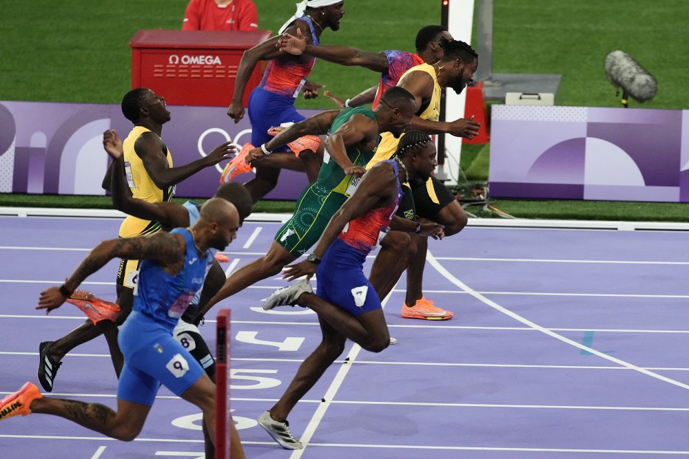 Lamont Marcell Jacobs (Italien), Letsile Tebogo (Botsuana), Noah Lyles (USA), Oblique Seville (Jamaika), Akani Simbine (Südafrika), Kishane Thompson (Jamaika), Fred Kerley (USA) und Kenneth Bednarek (USA) im 100-m-Finale der Männer bei den Olympischen Spielen in Paris