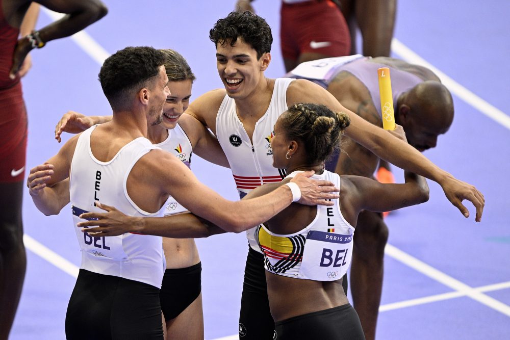 Kevin Borlee, Helena Ponette, Jonathan Sacoor und Naomi Van den Broeck verbessern bei Olympia den belgischen Rekord über 4x400 Meter