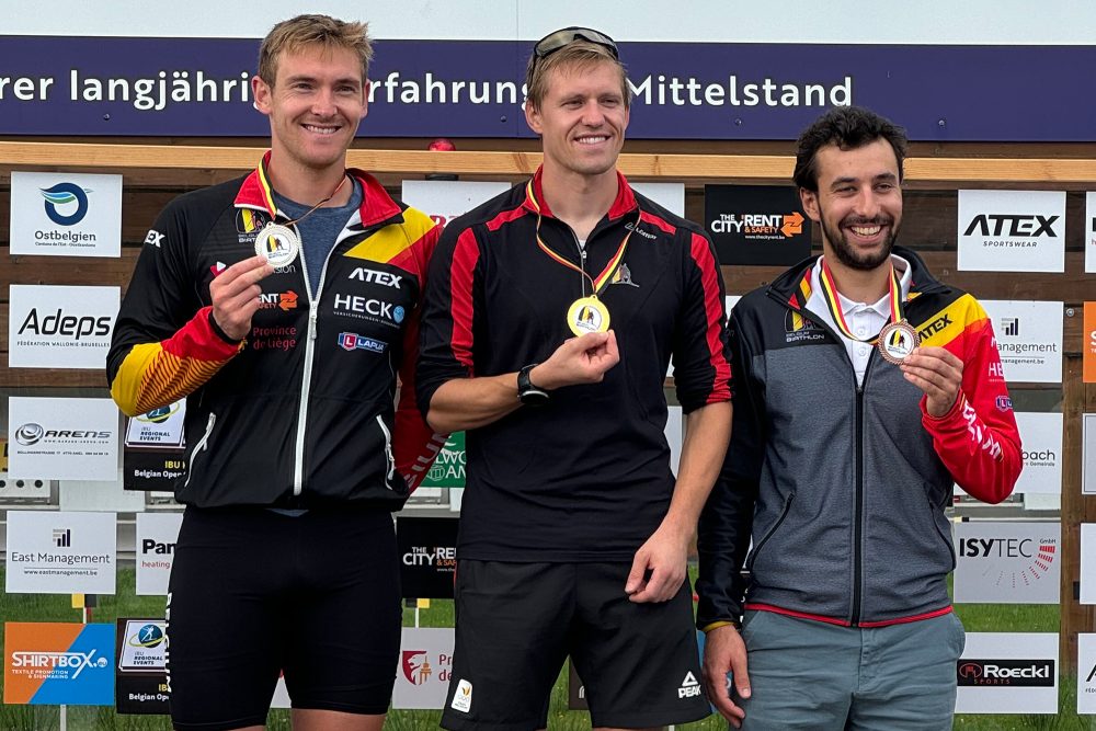 Sommer-Biathlon in Elsenborn-Herzebösch: Florent Claude, Sieger Thierry Langer und César Beauvais