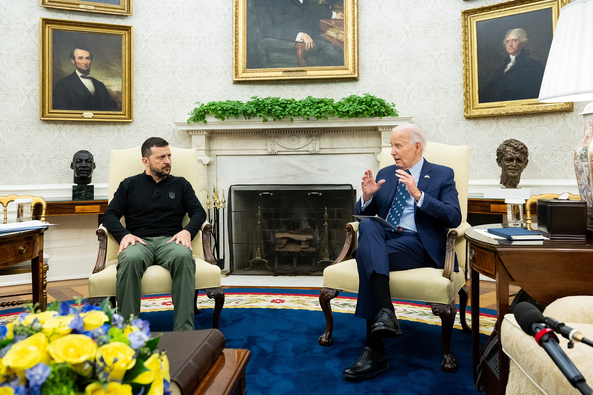 US-Präsident Joe Biden und der ukrainische Präsident Selenskyj im Oval Office des Weißen Hauses