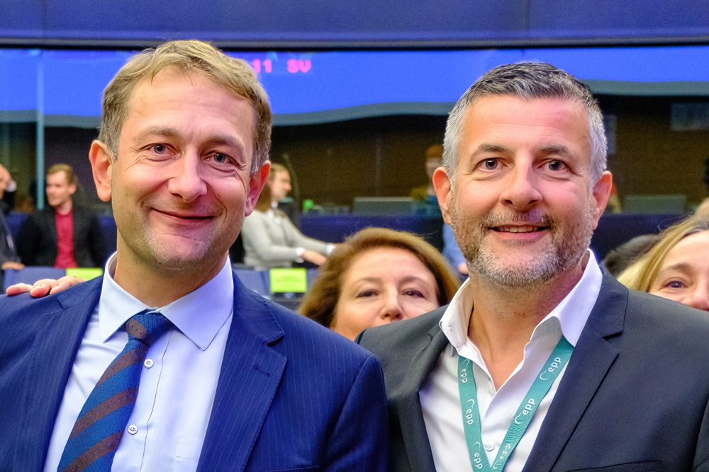 Christophe Hansen und der ostbelgische EU-Abgeordnete Pascal Arimont