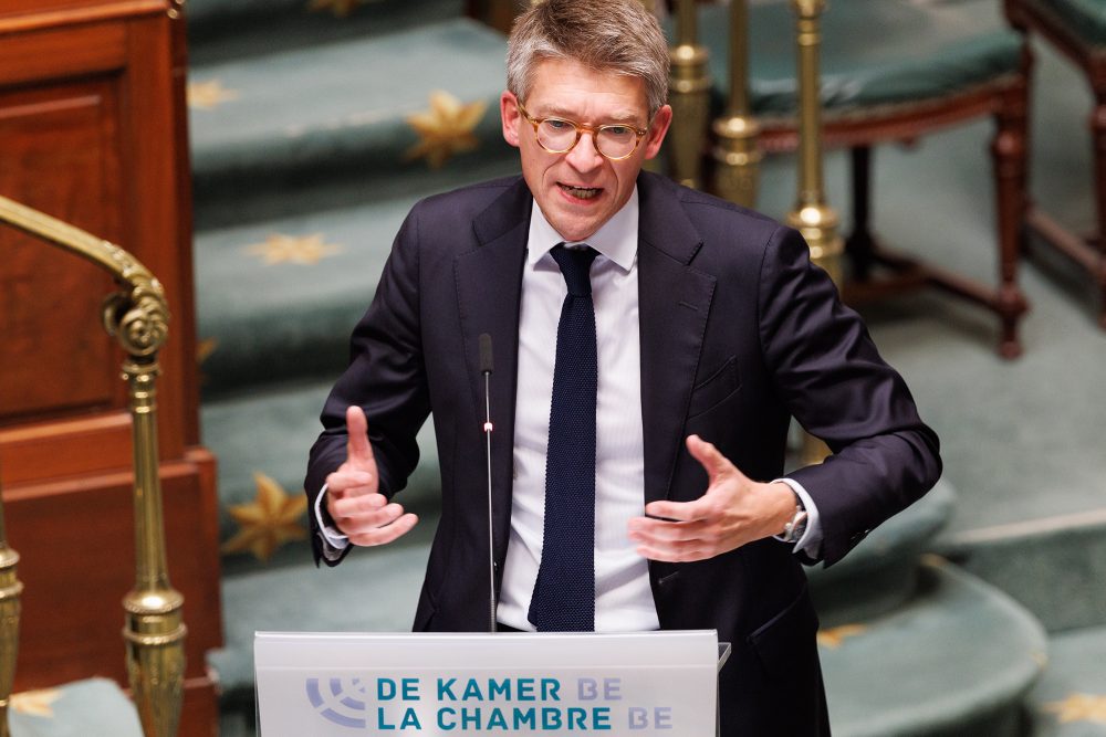 Der ausscheidende föderale Wirtschaftsminister Pierre-Yves Dermagne (PS) bei der Fragestunde in der föderalen Kammer