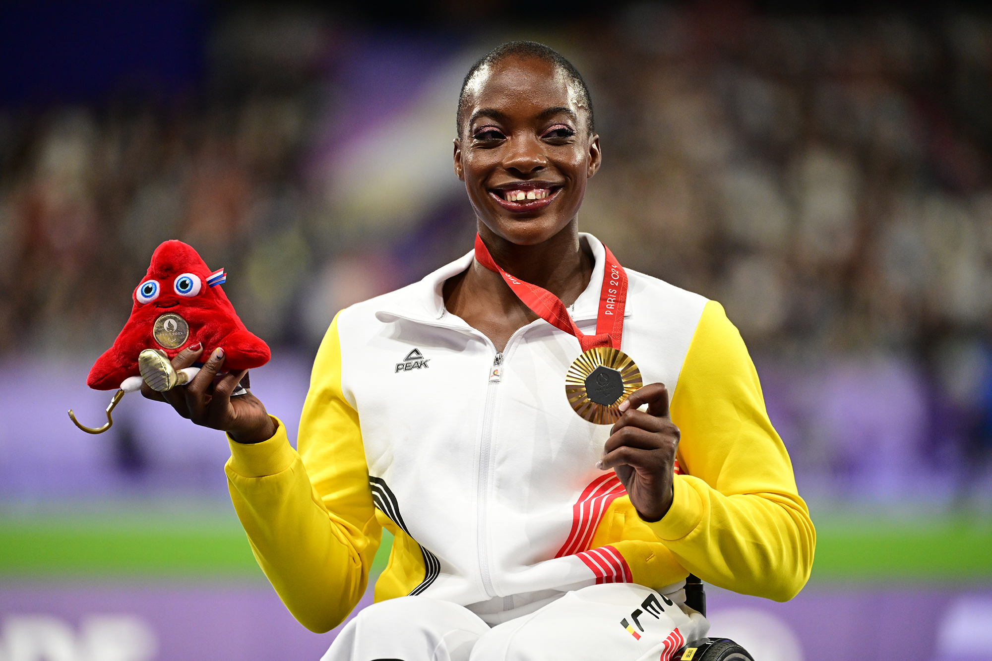 Léa Bayekula mit ihrer zweiten Goldmedaille