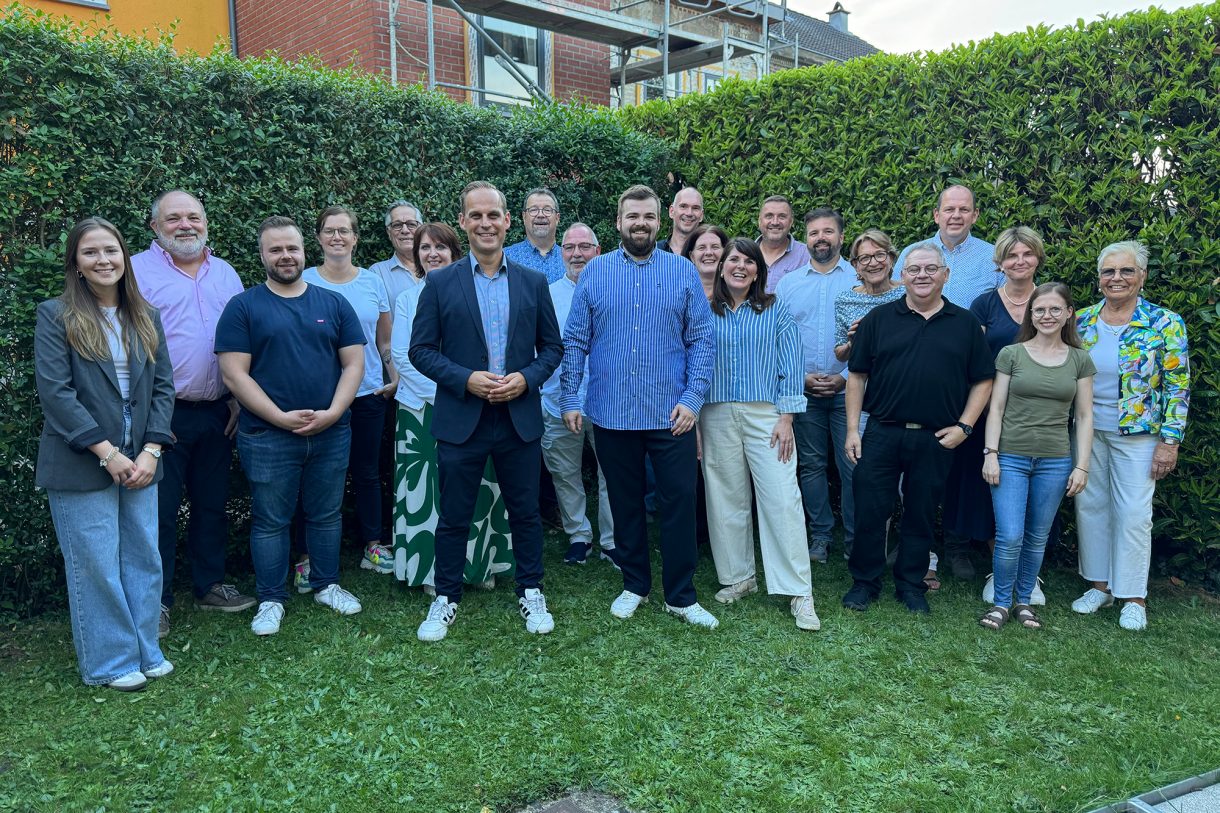 Gruppenfoto der Liste OBL, die bei den Gemeinderatswahlen in Eupen antreten will