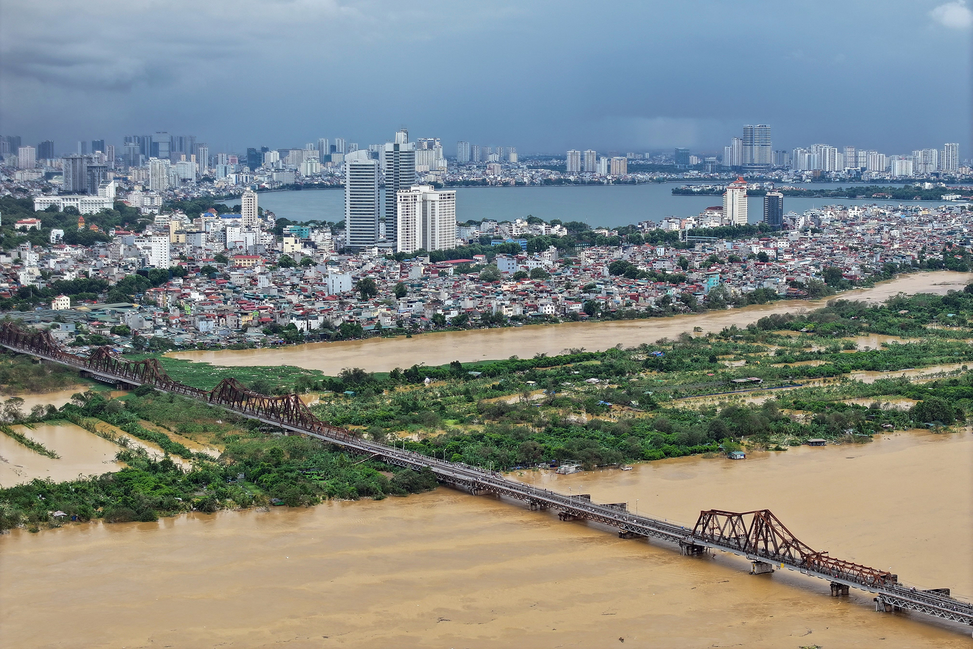 Der Rote Fluss trat in Hanoi über die Ufer