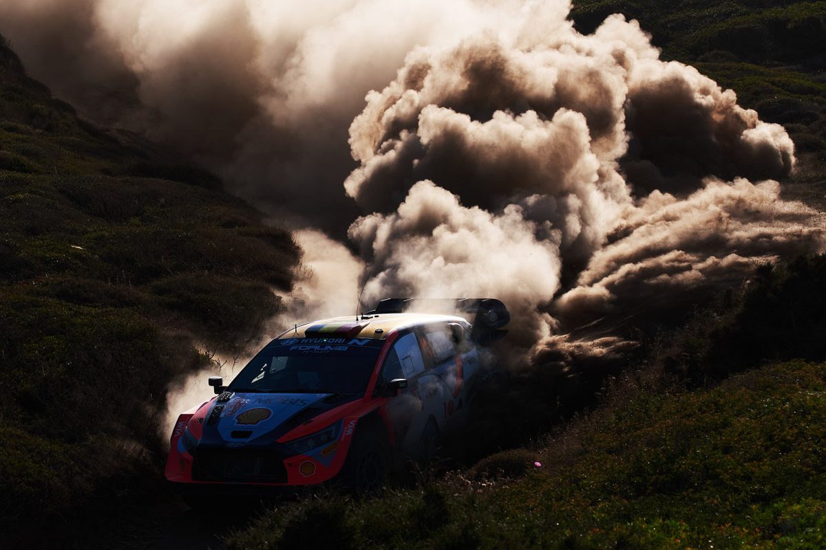 Thierry Neuville/Martijn Wydaeghe bei der Rallye Italien auf Sardinien