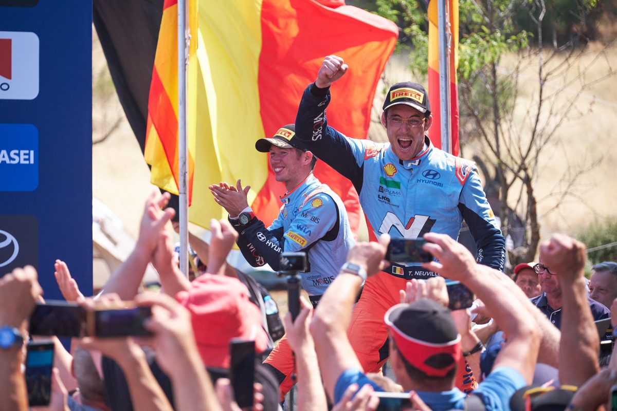 Thierry Neuville/Martijn Wydaeghe bejubeln den Sieg bei der Rallye Griechenland