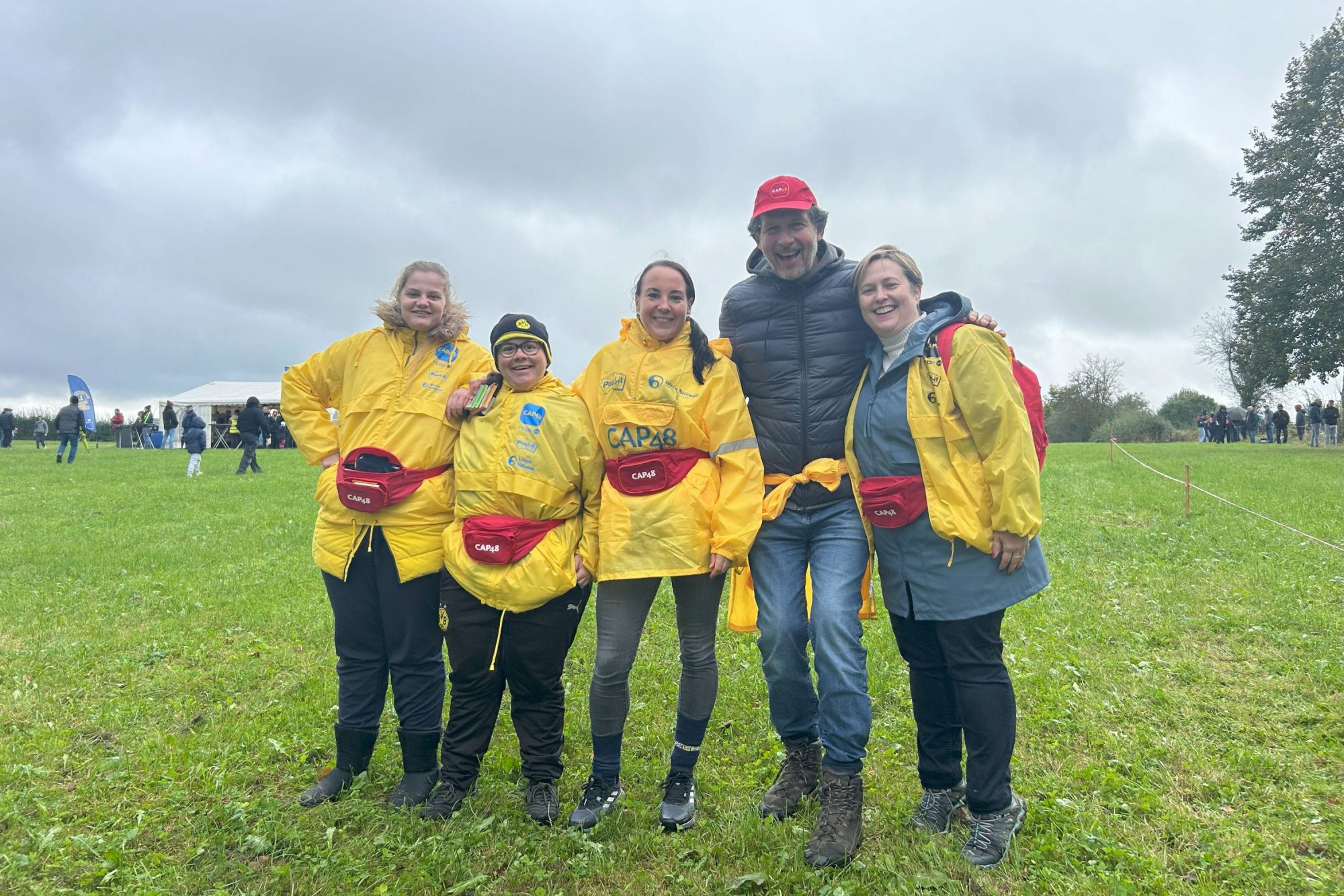 Cap48-Verkaufsaktion mit Ministerin Lydia Klinkenberg bei der East Belgian Rally