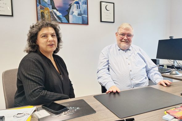 Friedensrichterin Claudia Kohnen und Axel Kittel, Vorsitzender des Distriktvorstandes