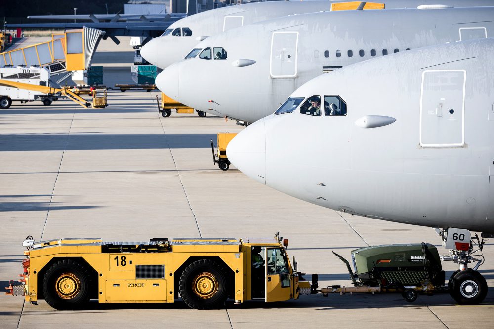 Niederländische Militärflugzeuge stehen zur Rückholung von Staatsbürgern aus dem Libanon bereit