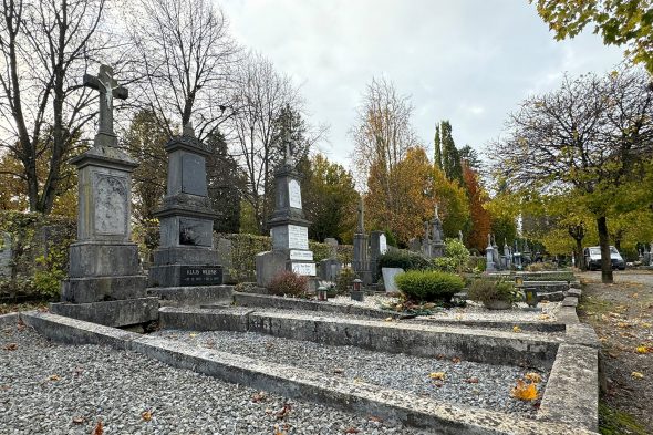 Gräber und Grabsteine auf dem Eupener Friedhof