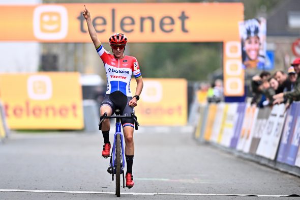 Lucinda Brand gewinnt das Superprestige-Rennen in Overijse