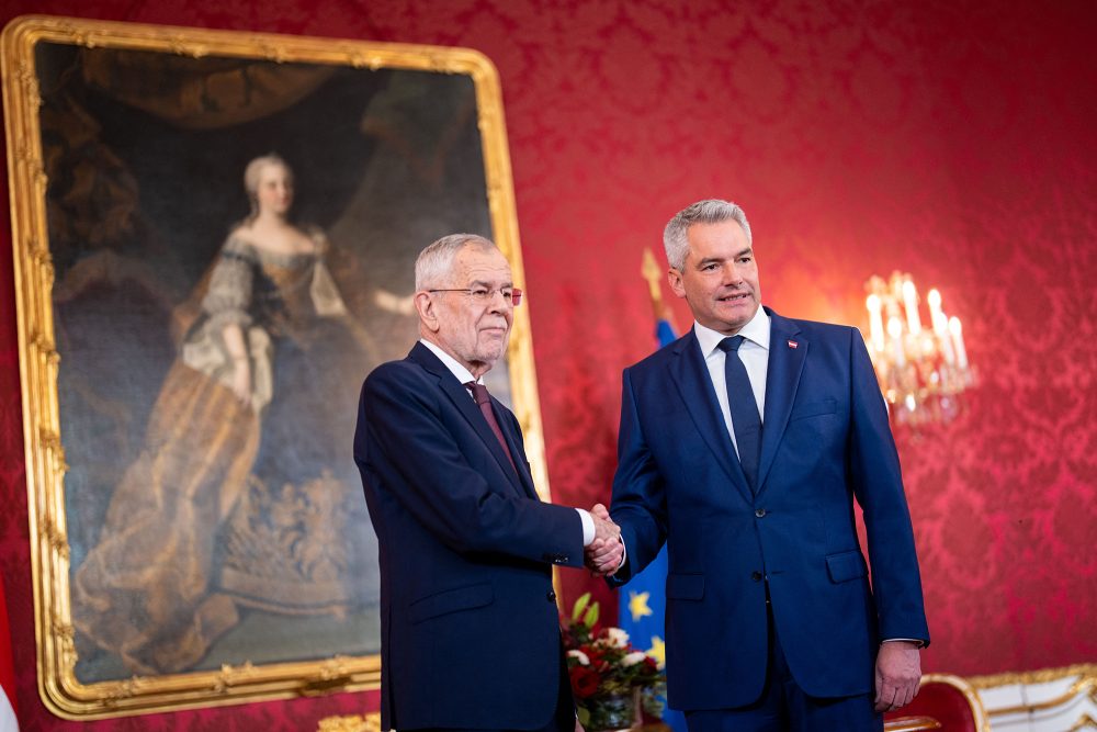 Österreichs Bundespräsident Van der Bellen (l.) und ÖVP-Chef Karl Nehammer