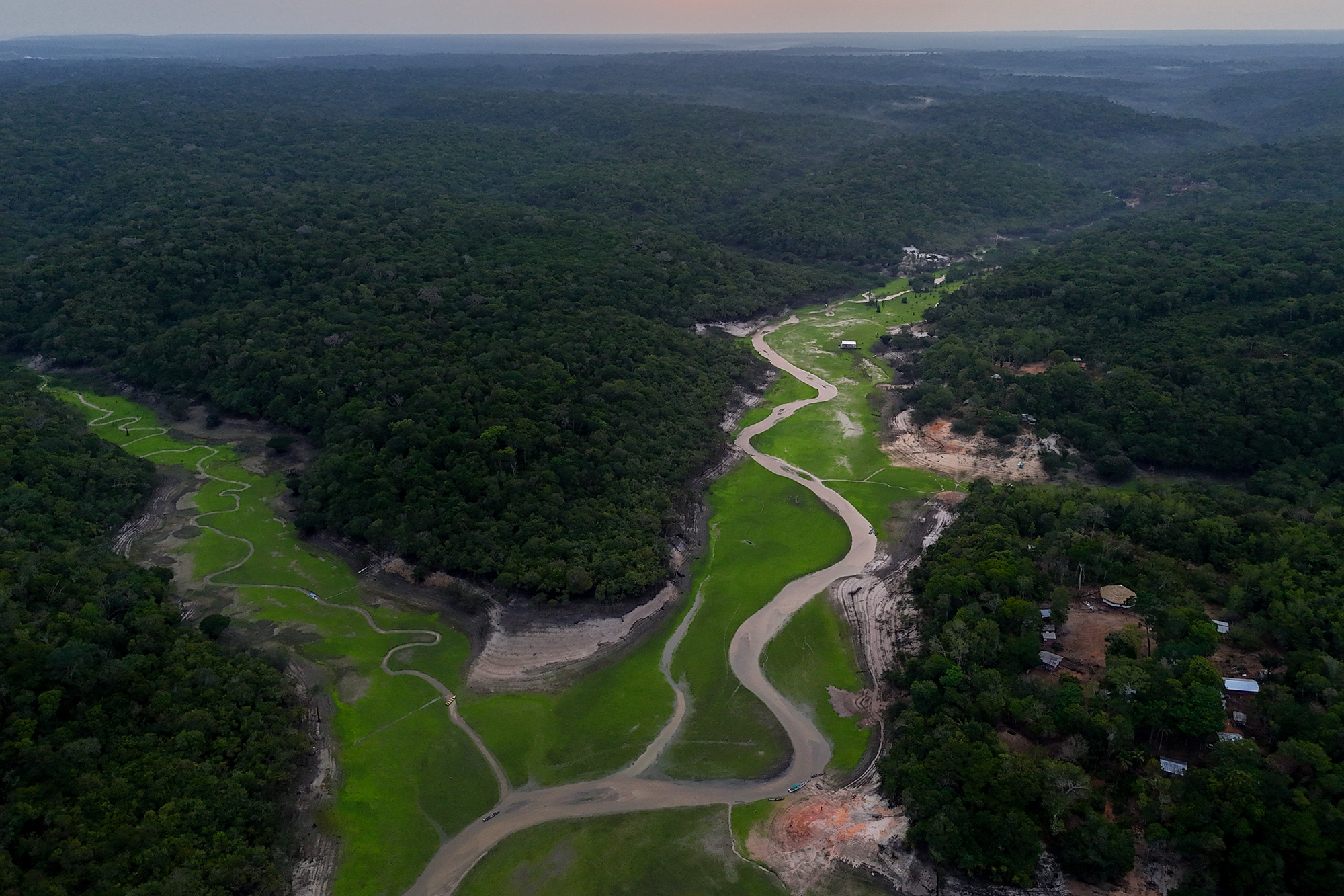 Auch der Taruma-Acu, Nebenfluss des Rio Negro ist auf seinem Tiefststand